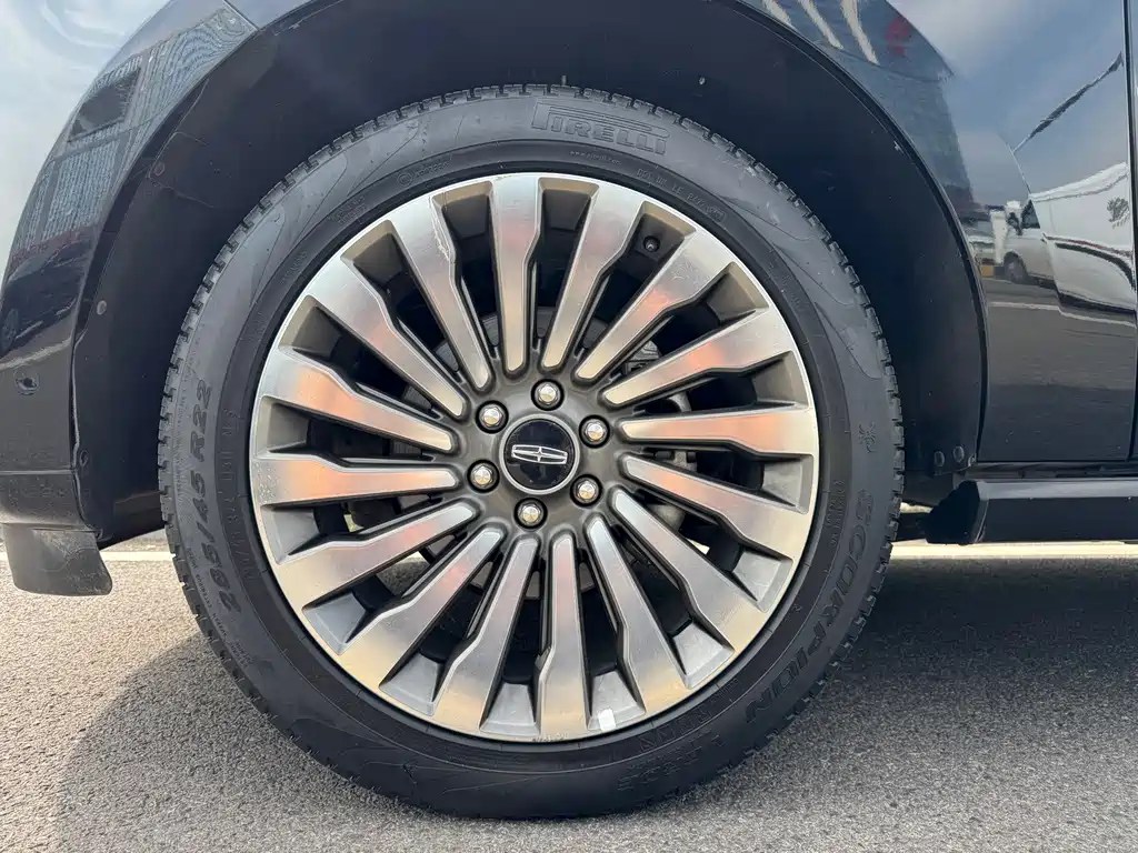 Lincoln Navigator — миниатюра 24