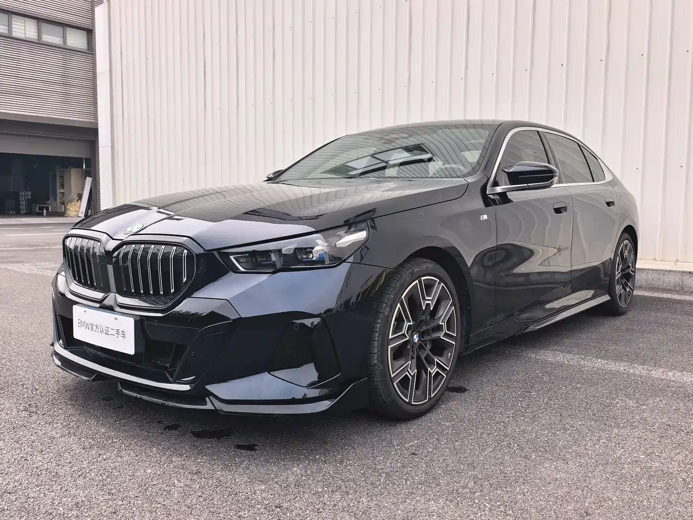 宝马5系 2025款 530Li 尊享型 M运动套装 2025