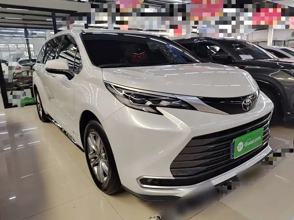 Toyota Sienna — миниатюра 4