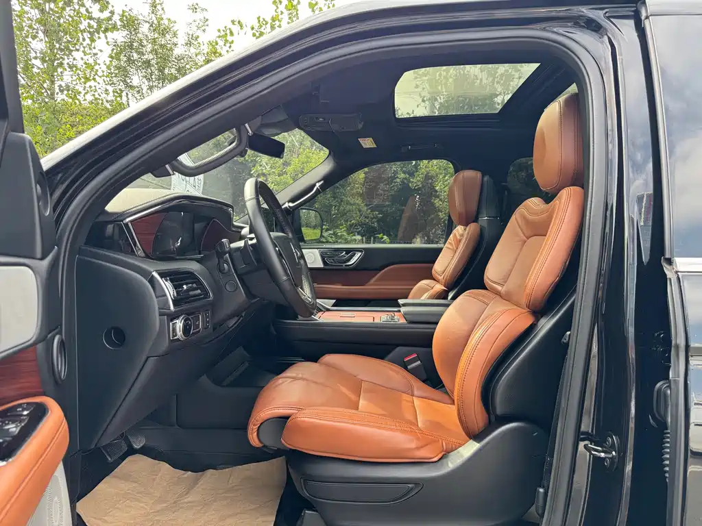Lincoln Navigator — миниатюра 8