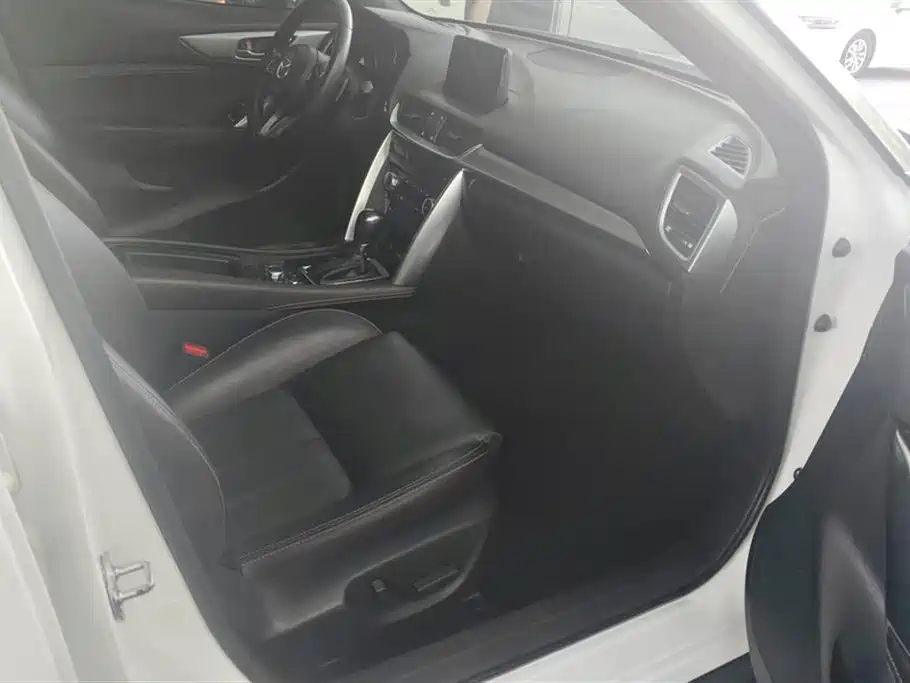 Mazda CX-4 2018 2.0L AT Lead V