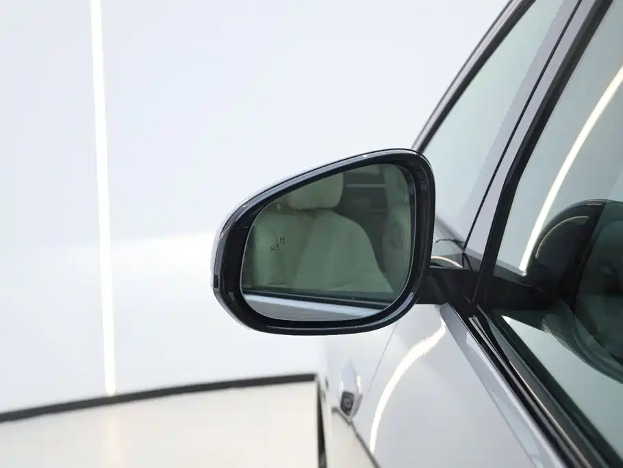 Li Auto Li MEGA — миниатюра 19
