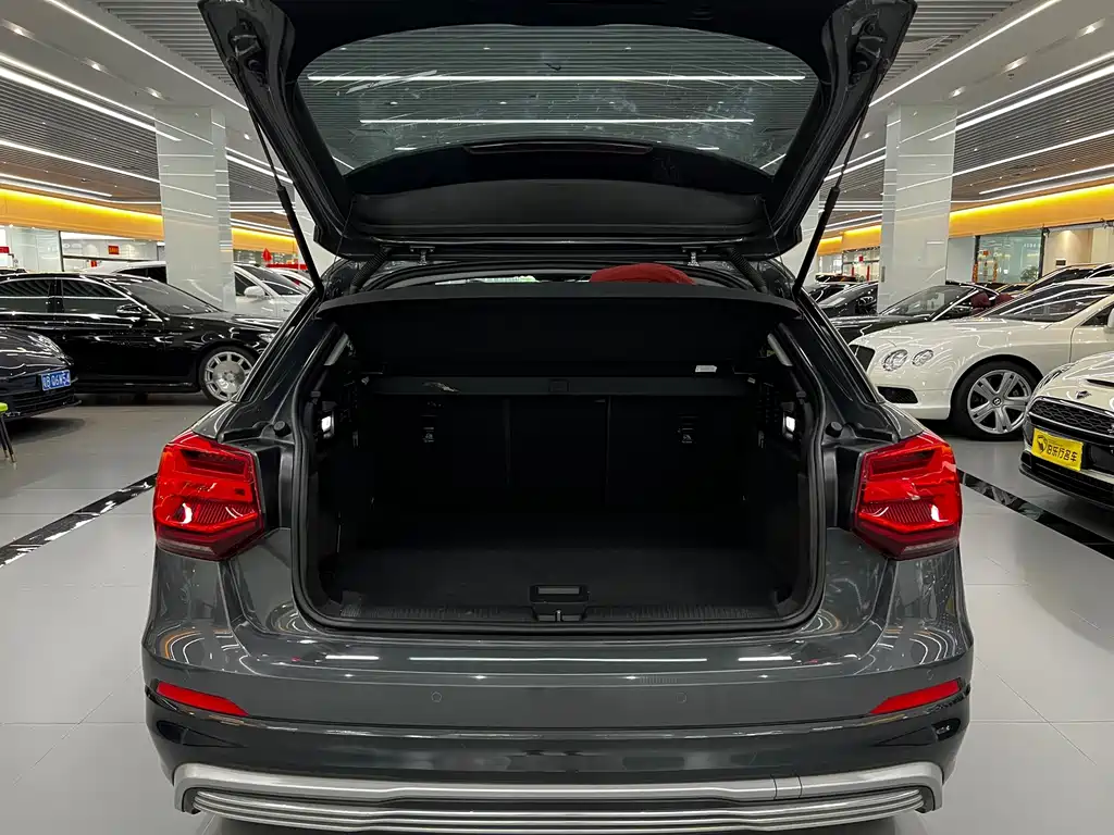 Audi Q2L e-tron — миниатюра 10