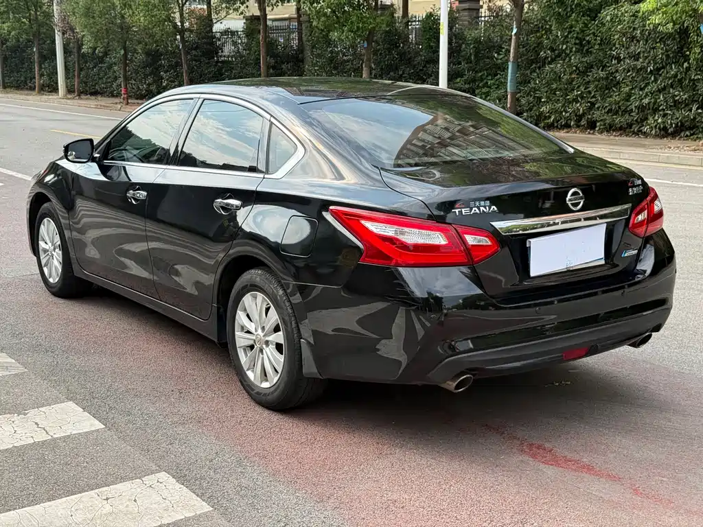 Nissan Teana — миниатюра 6