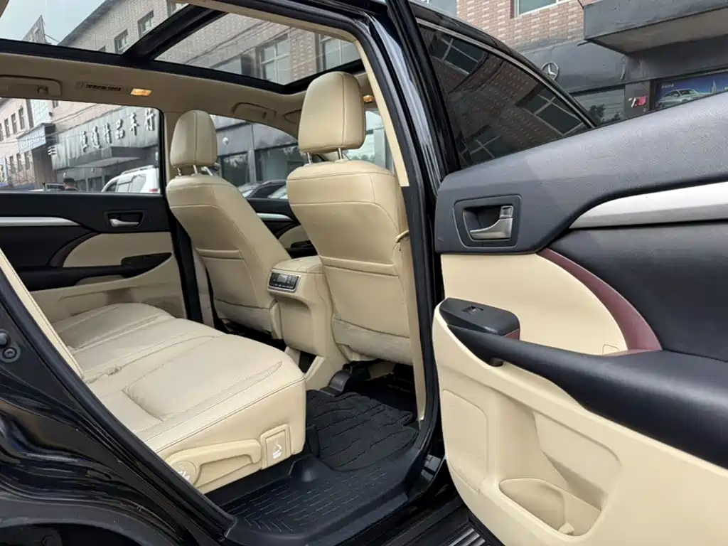 Toyota Highlander — миниатюра 10
