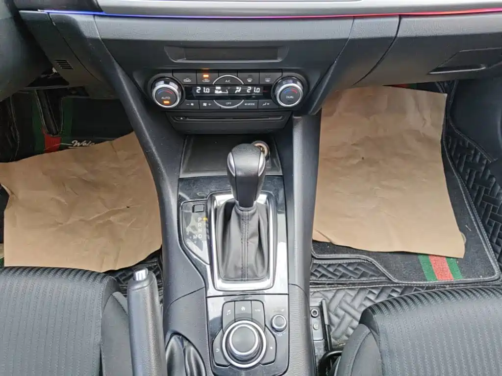 Mazda 3 Axela — миниатюра 14