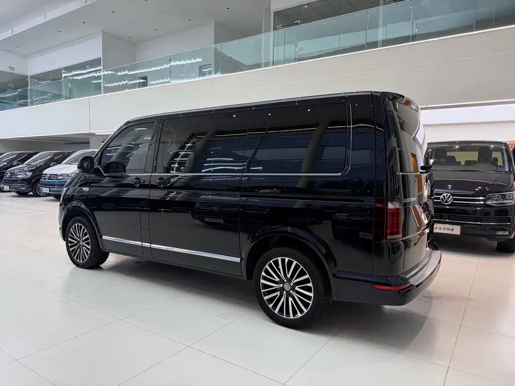 Volkswagen Multivan — миниатюра 4