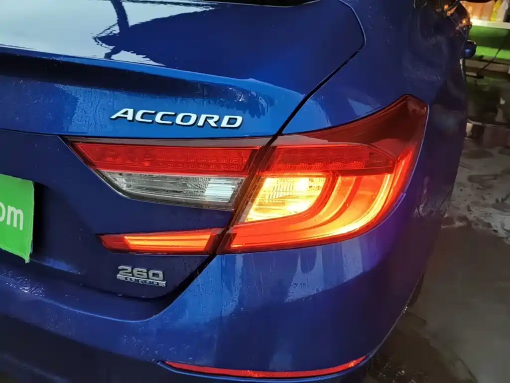 Honda Accord — миниатюра 8