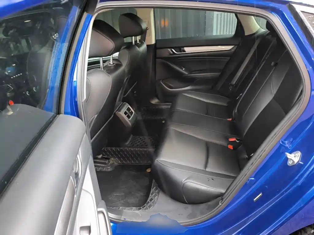 Honda Accord — миниатюра 17