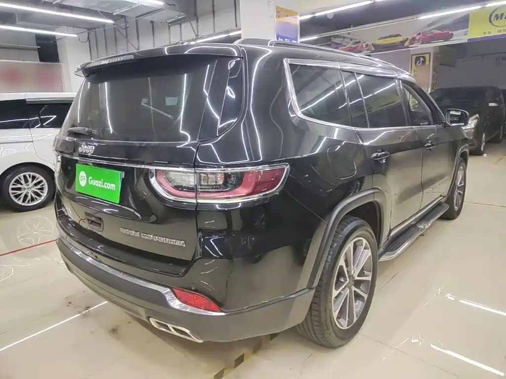 Jeep Grand Commander — миниатюра 7