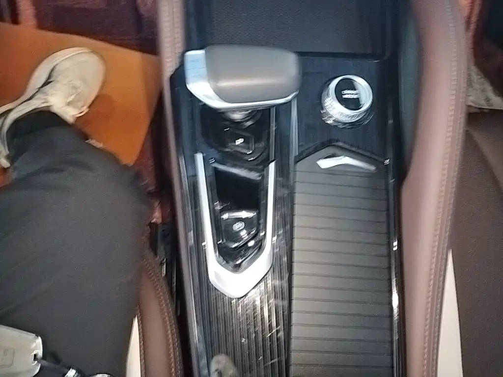 Geely Xingyue L — миниатюра 14