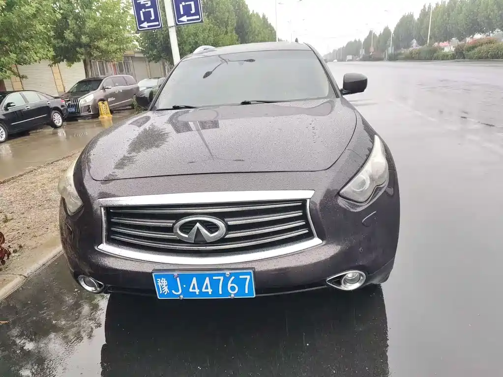 Infiniti QX70 — миниатюра 2