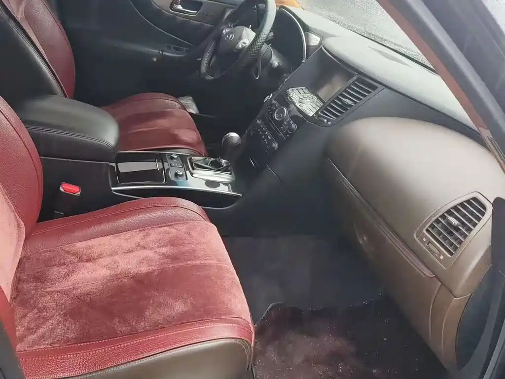 Infiniti QX70 — миниатюра 8