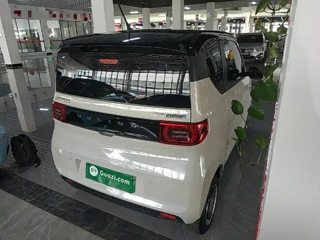 Wuling MINIEV — миниатюра 7