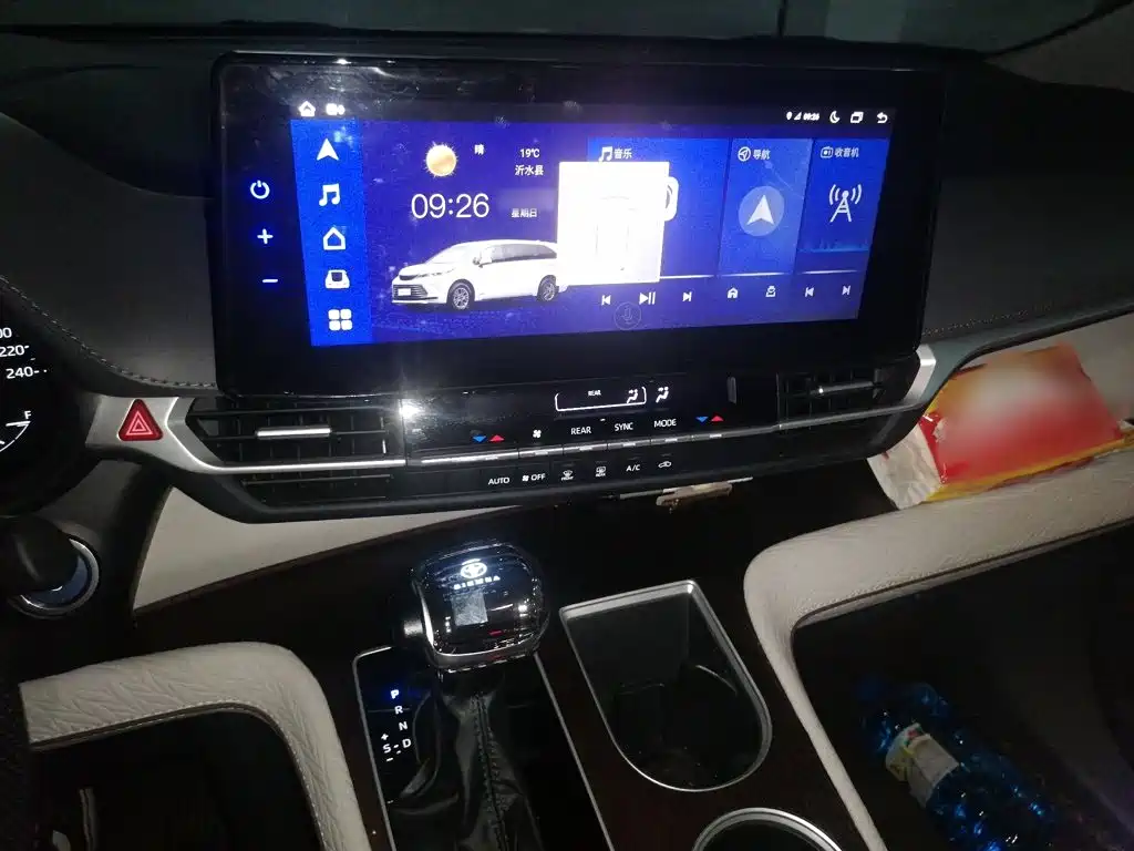 Toyota Sienna — миниатюра 6