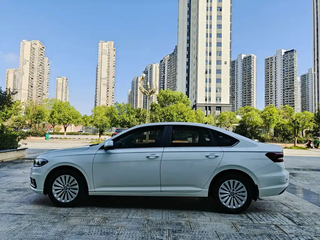 Volkswagen Lavida — миниатюра 3