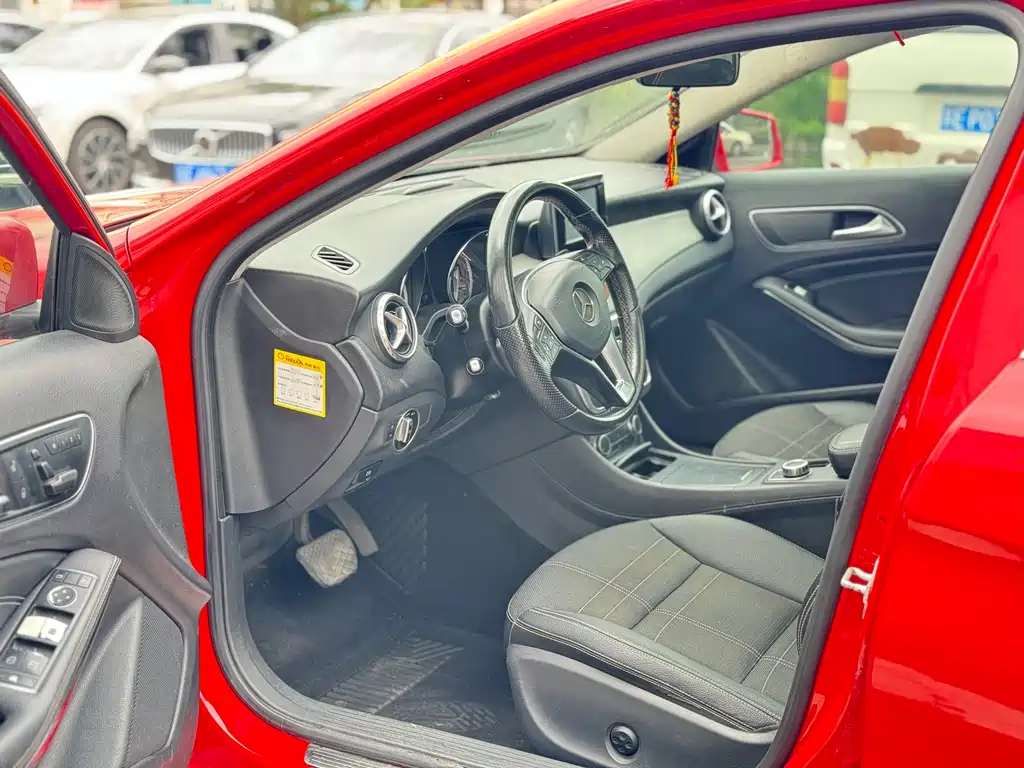 Mercedes-Benz GLA (Import) — миниатюра 8