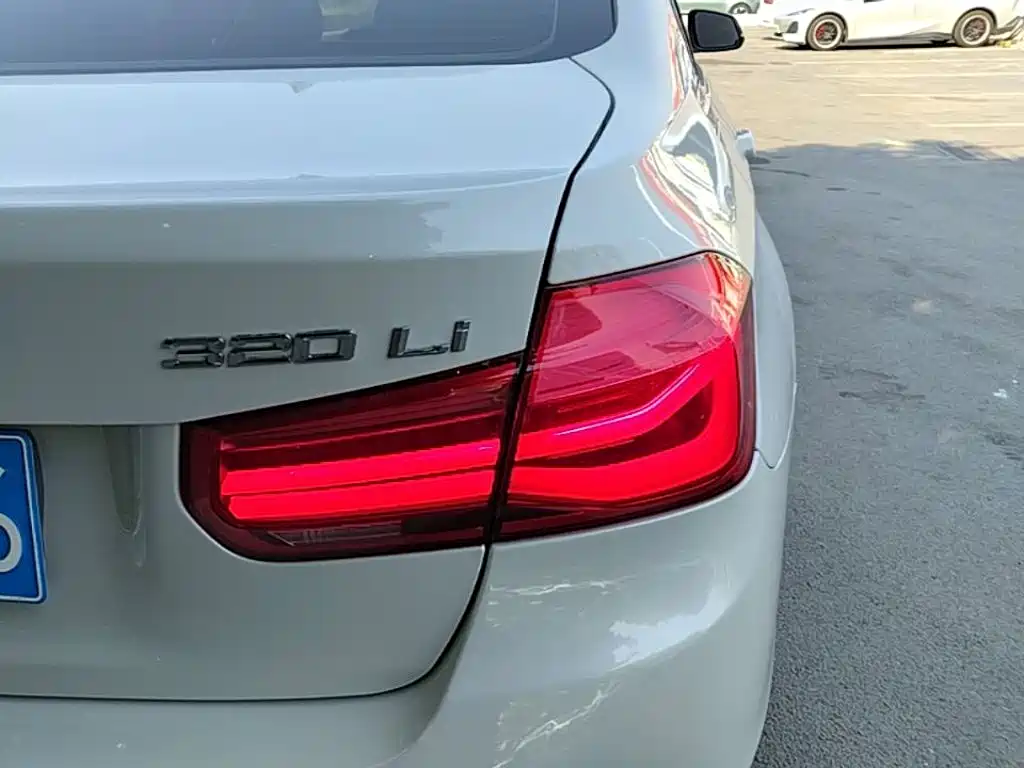 BMW 3 Series — миниатюра 8