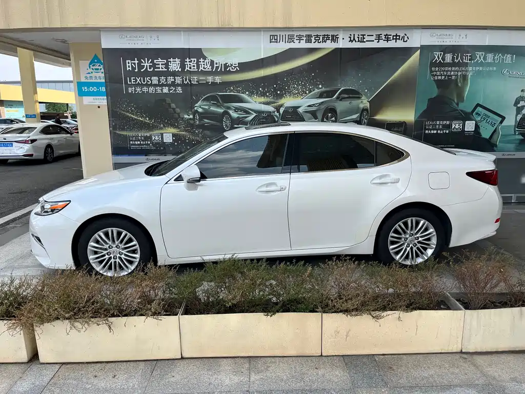 Lexus ES — миниатюра 4