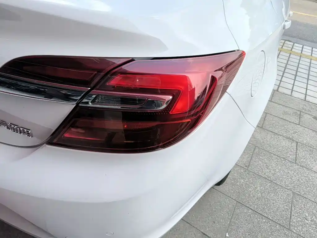 Buick Regal — миниатюра 8