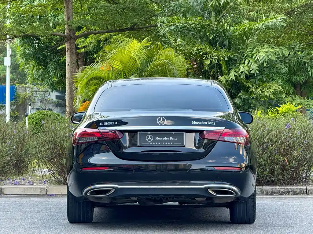 Mercedes-Benz E-Class — миниатюра 5