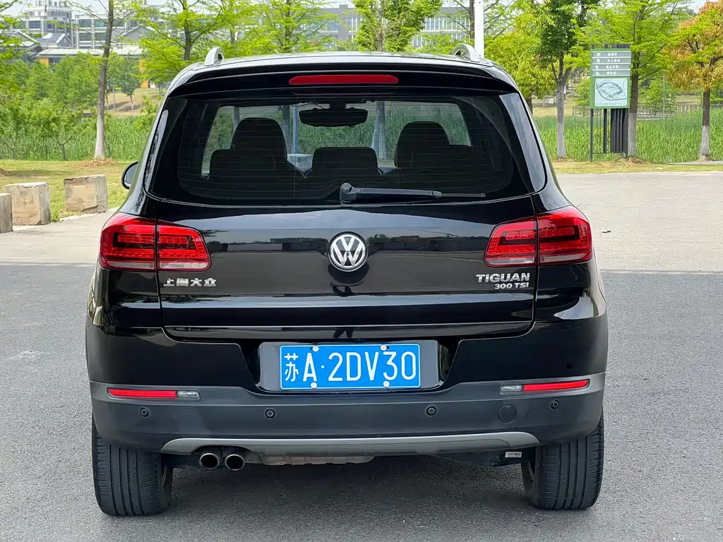 Volkswagen Tiguan 2015 1.8TSI AT Luxury