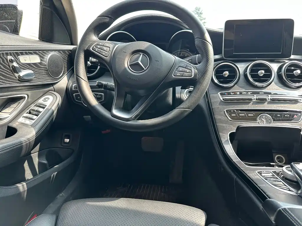 Mercedes-Benz C-Class — миниатюра 8