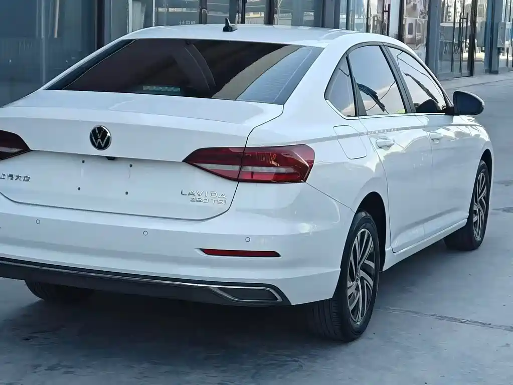 Volkswagen Lavida — миниатюра 6