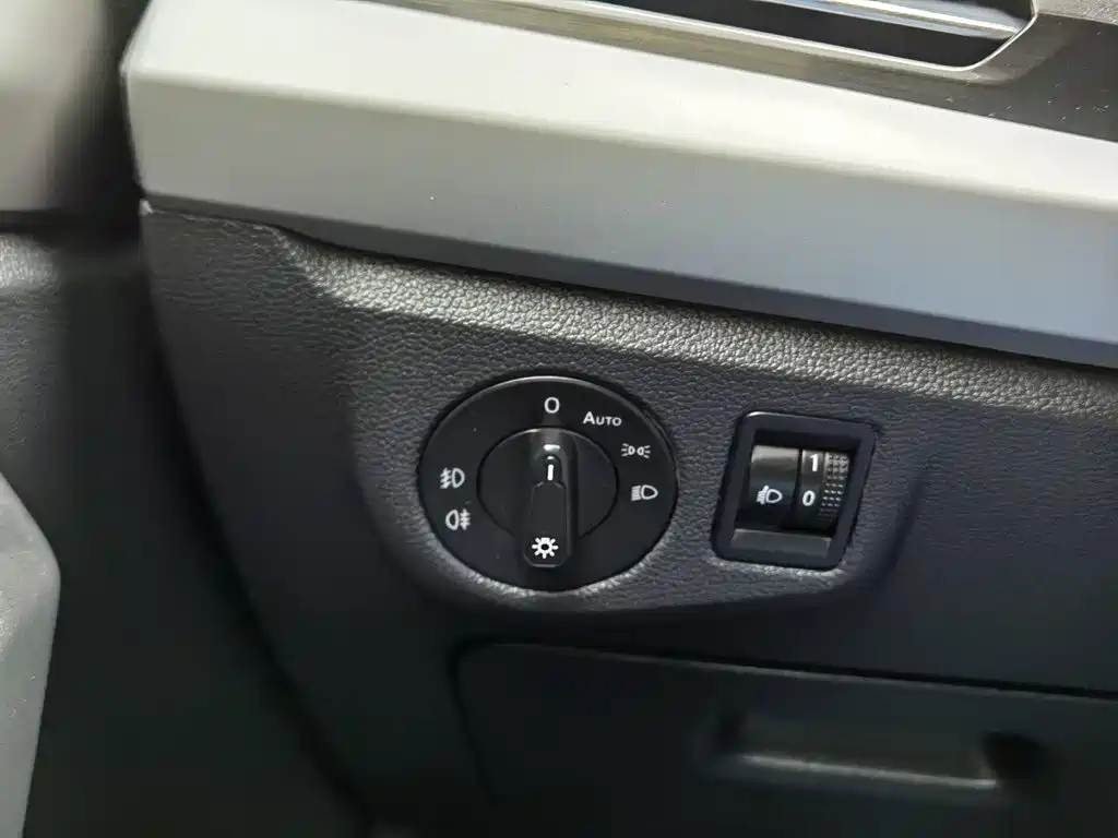 Volkswagen Lavida — миниатюра 21