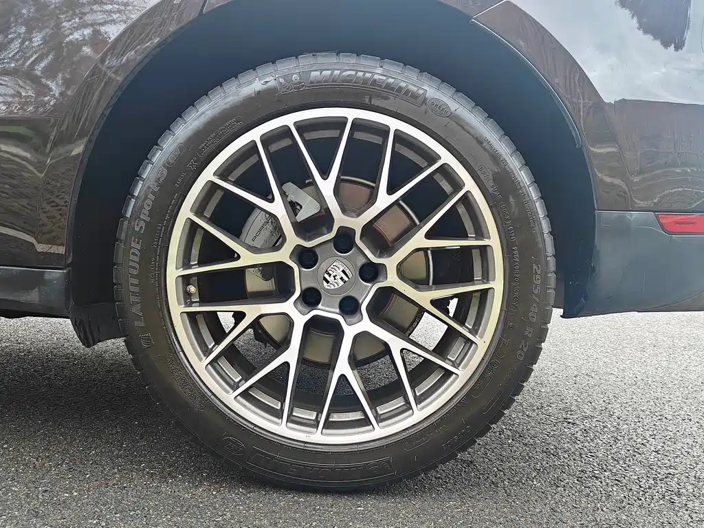 Porsche Macan — миниатюра 10