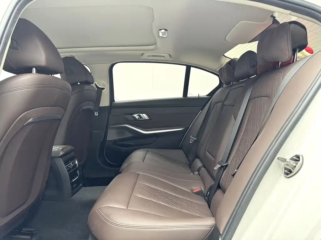 BMW 3 Series — миниатюра 3