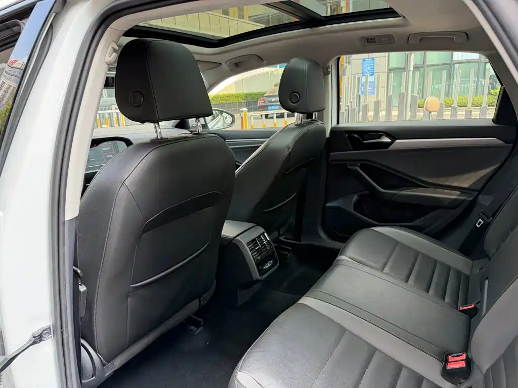 Volkswagen Sagitar — миниатюра 11