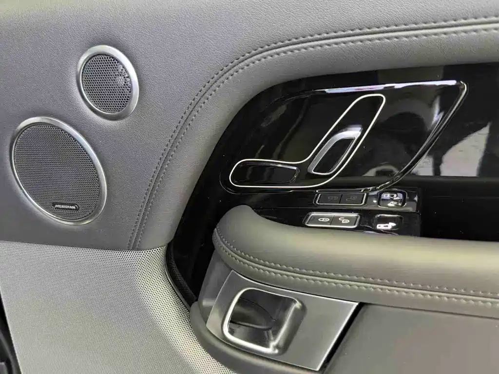 Land Rover Range Rover — миниатюра 13