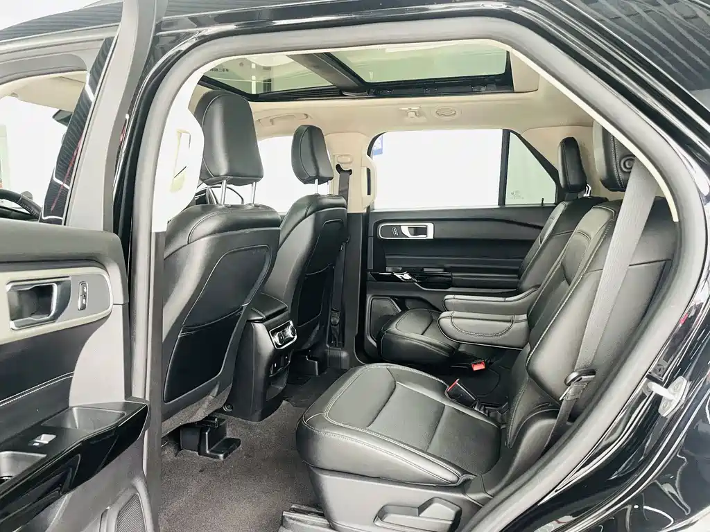 Ford Explorer — миниатюра 10