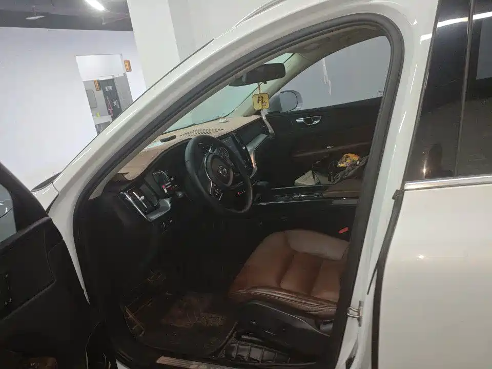 Volvo XC60 — миниатюра 4