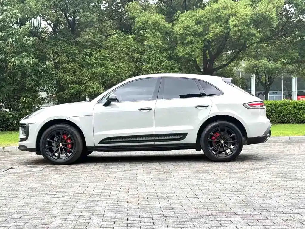 Porsche Macan — миниатюра 3