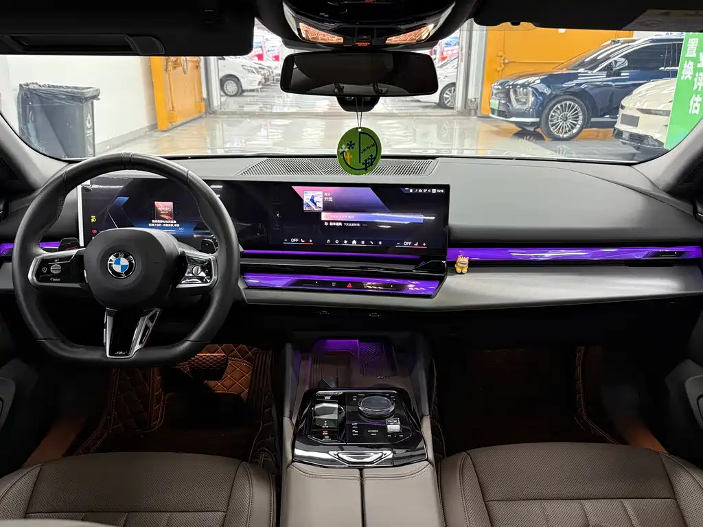 BMW 5 Series — миниатюра 8