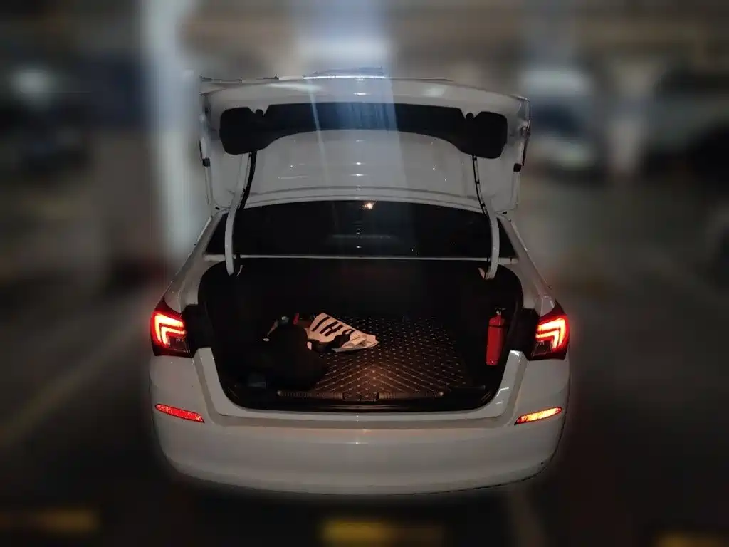 Buick Excelle — миниатюра 15