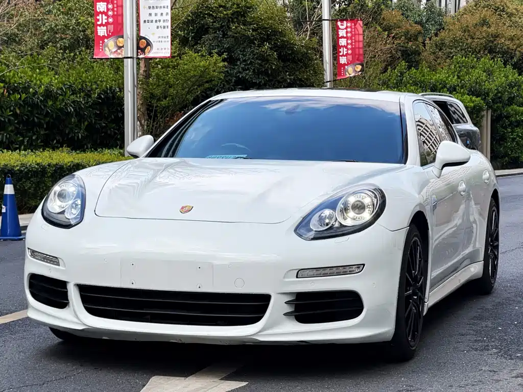 Porsche Panamera 2013 Panamera Platinum Edition 3.6L