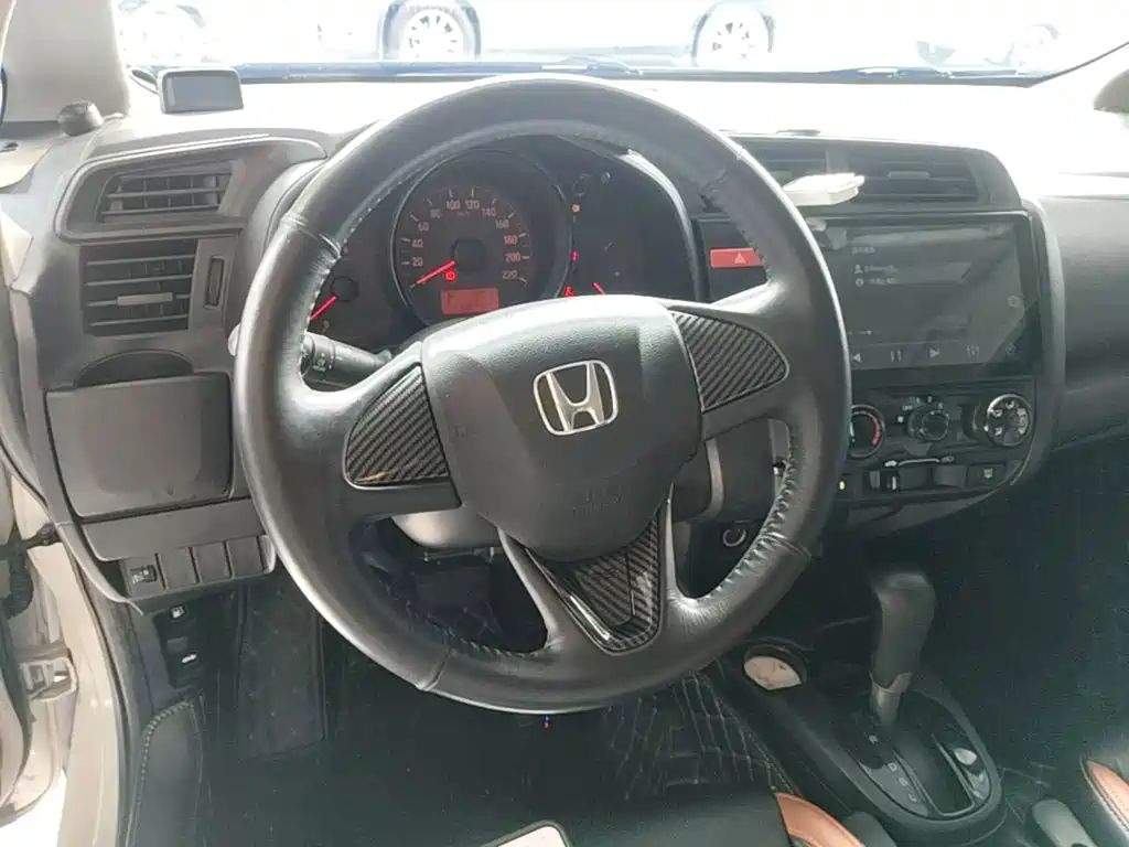Honda Fit — миниатюра 11