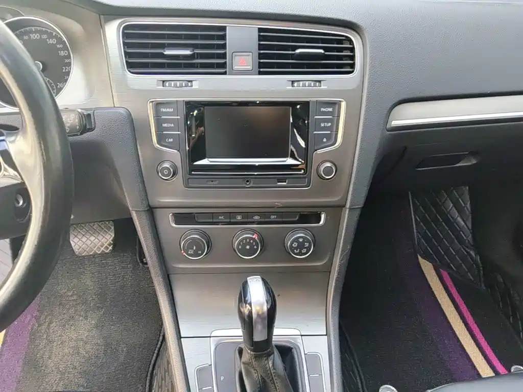 Volkswagen Golf — миниатюра 13