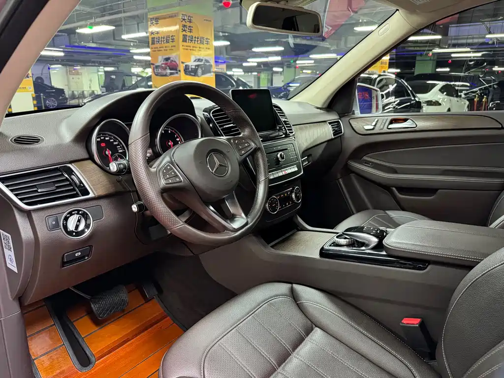 Mercedes-Benz GLE (Import) — миниатюра 12