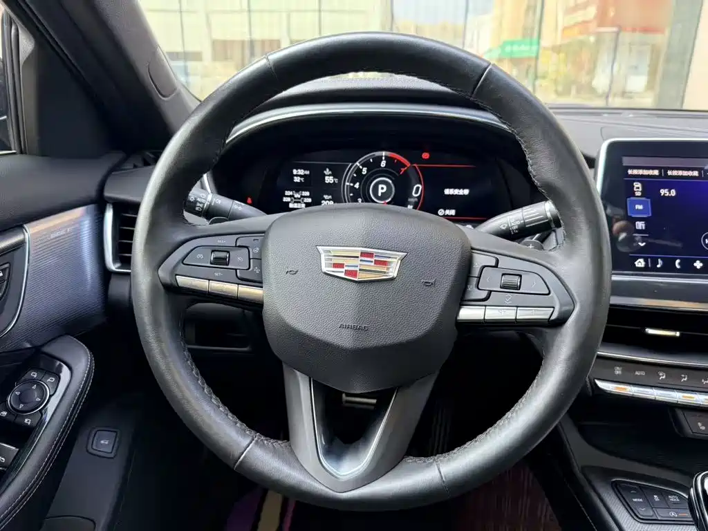 Cadillac CT5 — миниатюра 7