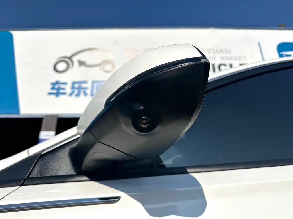 DONGFENG YI HYUN MAX