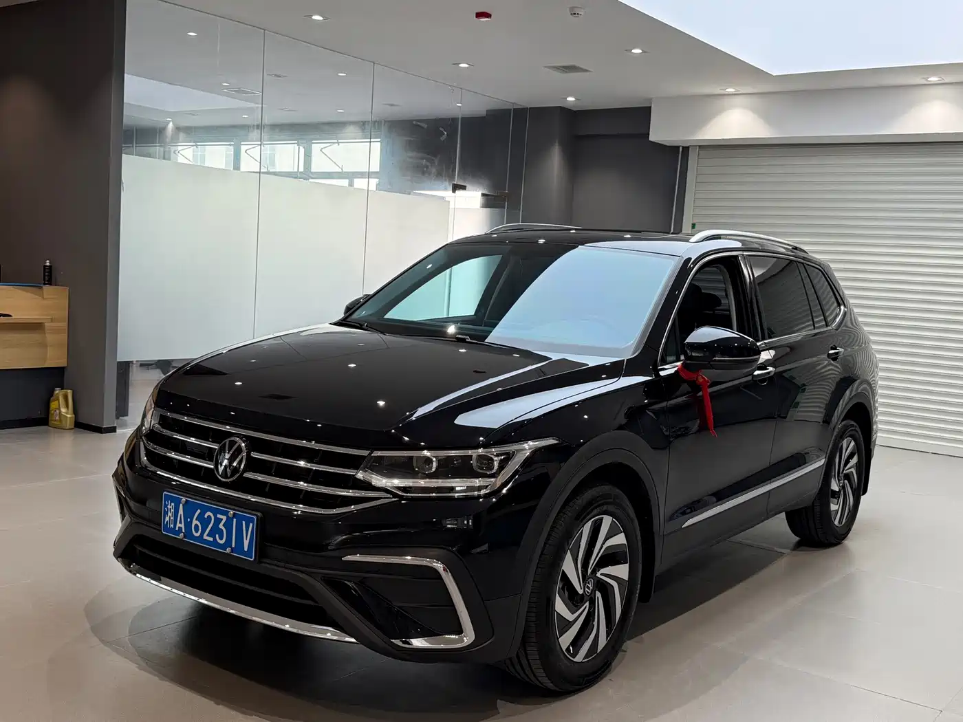 途观L 2025款 出众款 300TSI 自动两驱龙腾版 2026