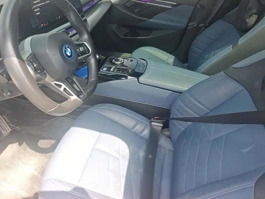 BMW i5 — миниатюра 9
