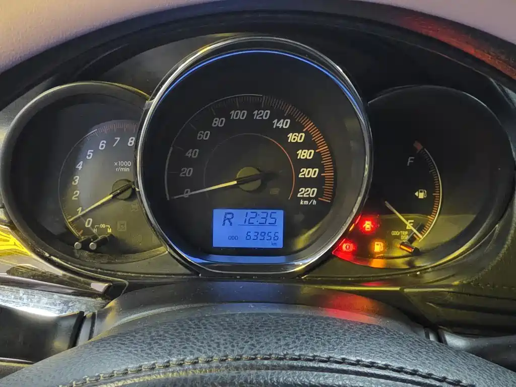Toyota Yaris L — миниатюра 5