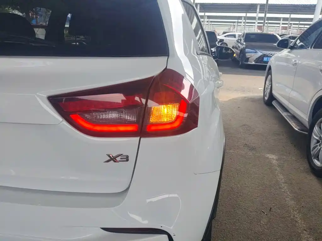 Geely Vision X3 — миниатюра 8