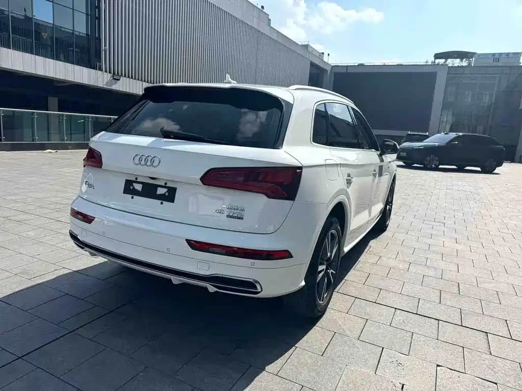 Audi Q5L — миниатюра 13