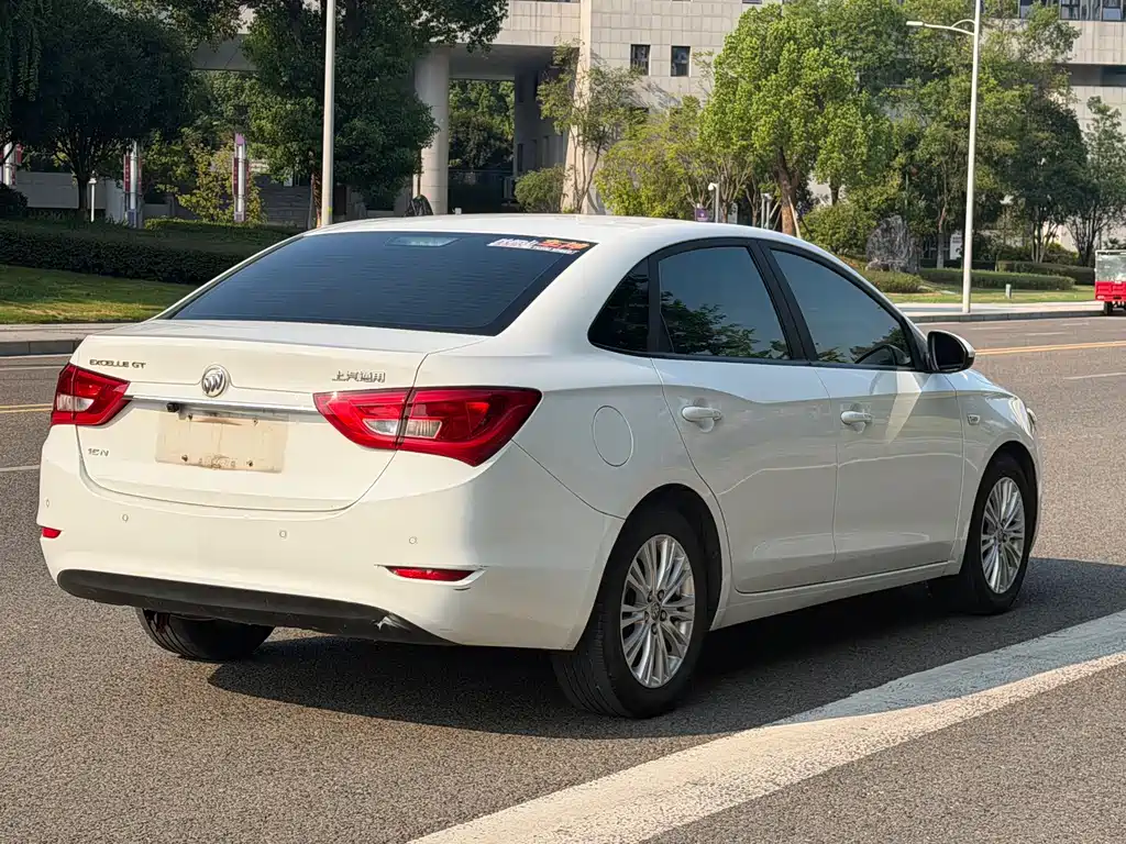 Buick Excelle — миниатюра 10